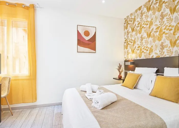Du Vieux Port 3*