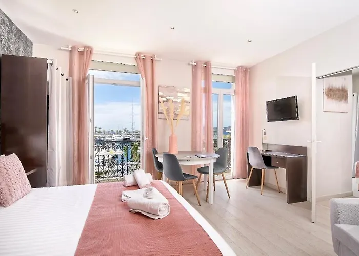 Du Vieux Port Otel
