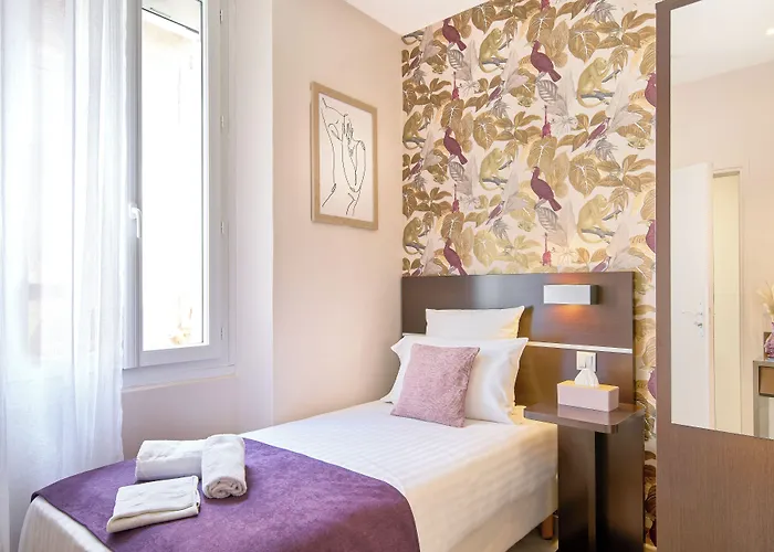 Du Vieux Port 3*